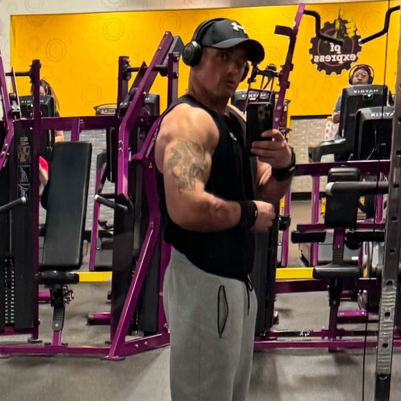 Meet your Posher, Wayne - Picture 2 of 2